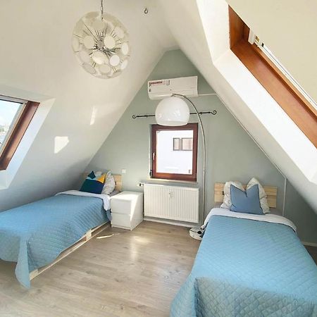Gemuetliche 2 Zimmerwohnung Mit Tv Und Wlan Wendlingen am Neckar Exterior foto
