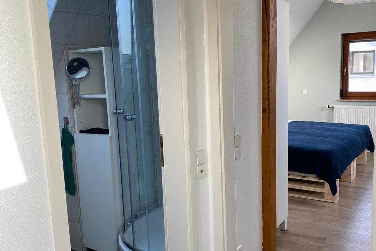 Gemuetliche 2 Zimmerwohnung Mit Tv Und Wlan Wendlingen am Neckar Exterior foto