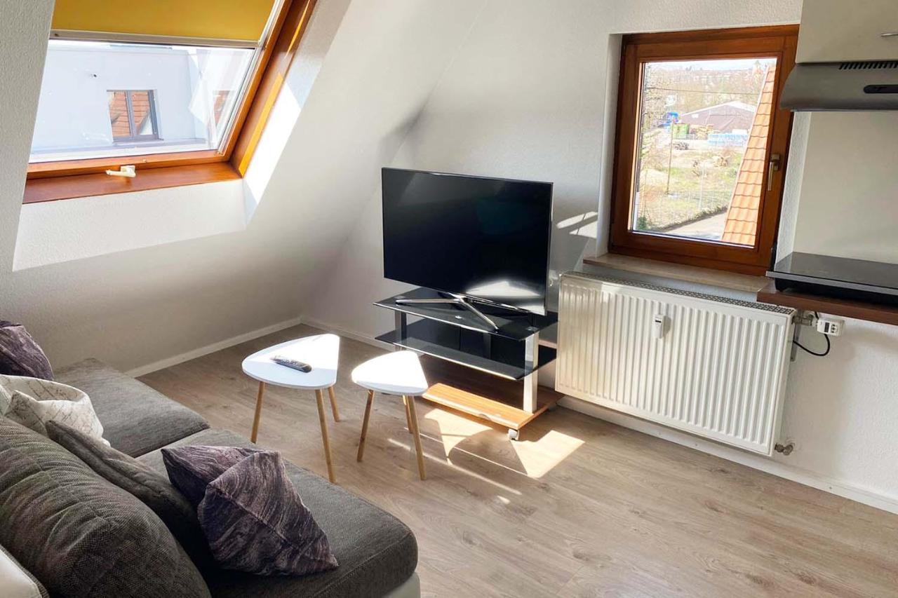 Gemuetliche 2 Zimmerwohnung Mit Tv Und Wlan Wendlingen am Neckar Exterior foto