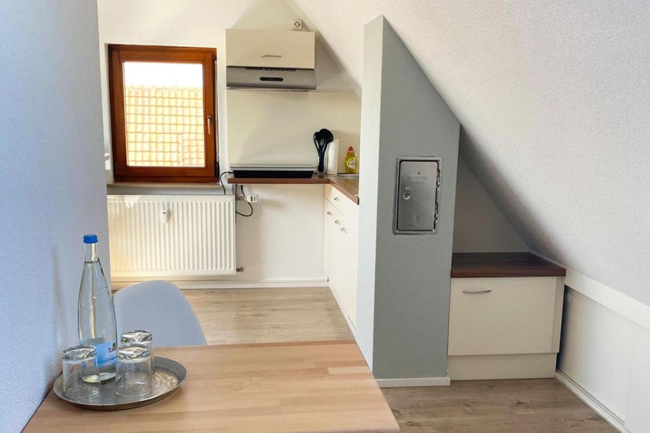 Gemuetliche 2 Zimmerwohnung Mit Tv Und Wlan Wendlingen am Neckar Exterior foto